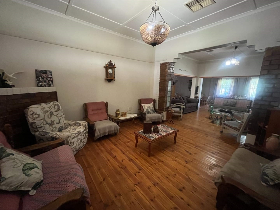 4 Bedroom Property for Sale in Kanoneiland Northern Cape